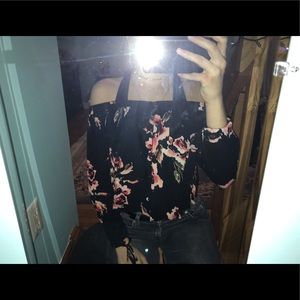 Off-Shoulder barely worn Kendall and Kylie Top